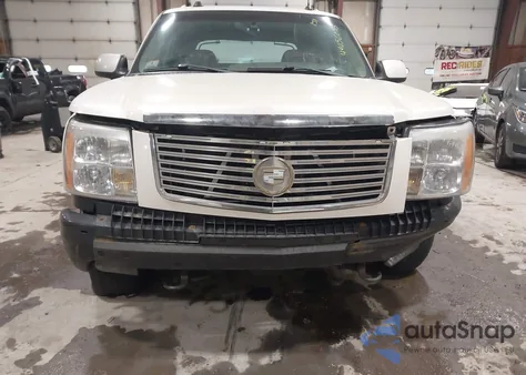 2004 Cadillac Escalade Ext Standard z USA, uszkodzony, nr VIN 3GYEK62N84G238296